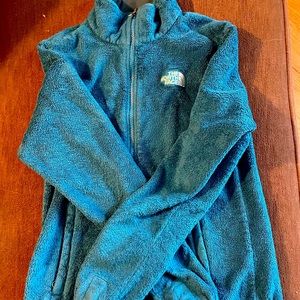 Woman’s S North Face jacket.